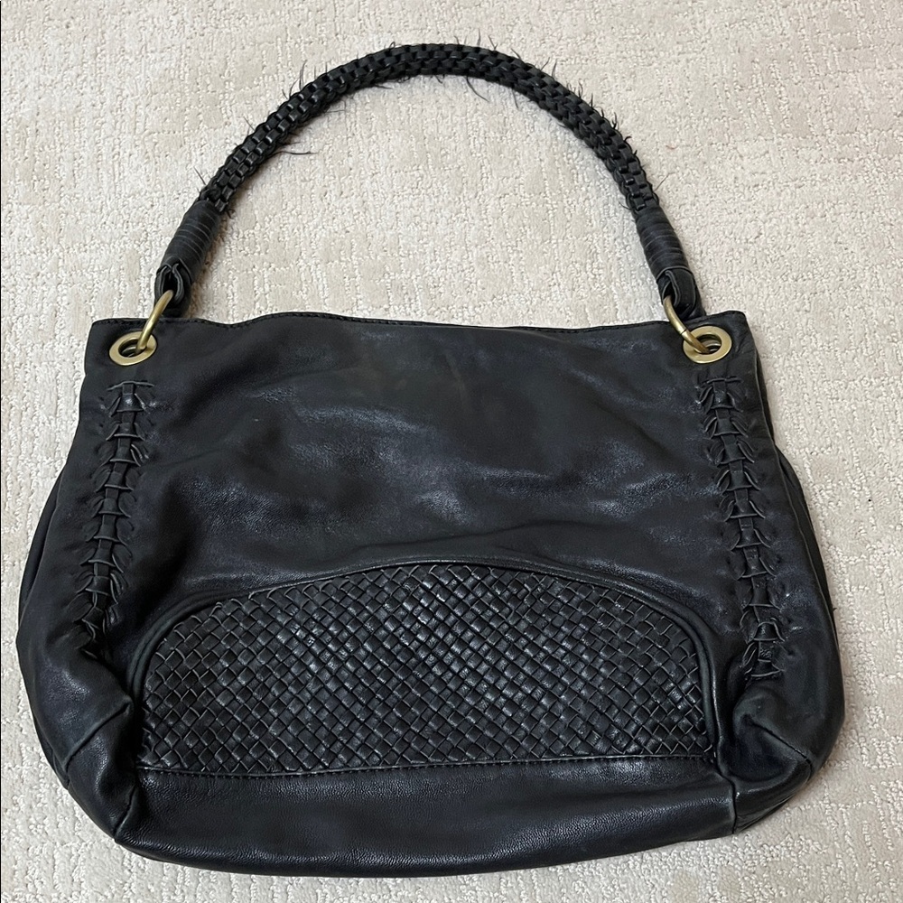Chocolat Blu Elegant Black Leather Shoulder Bag - Picture 2 of 4